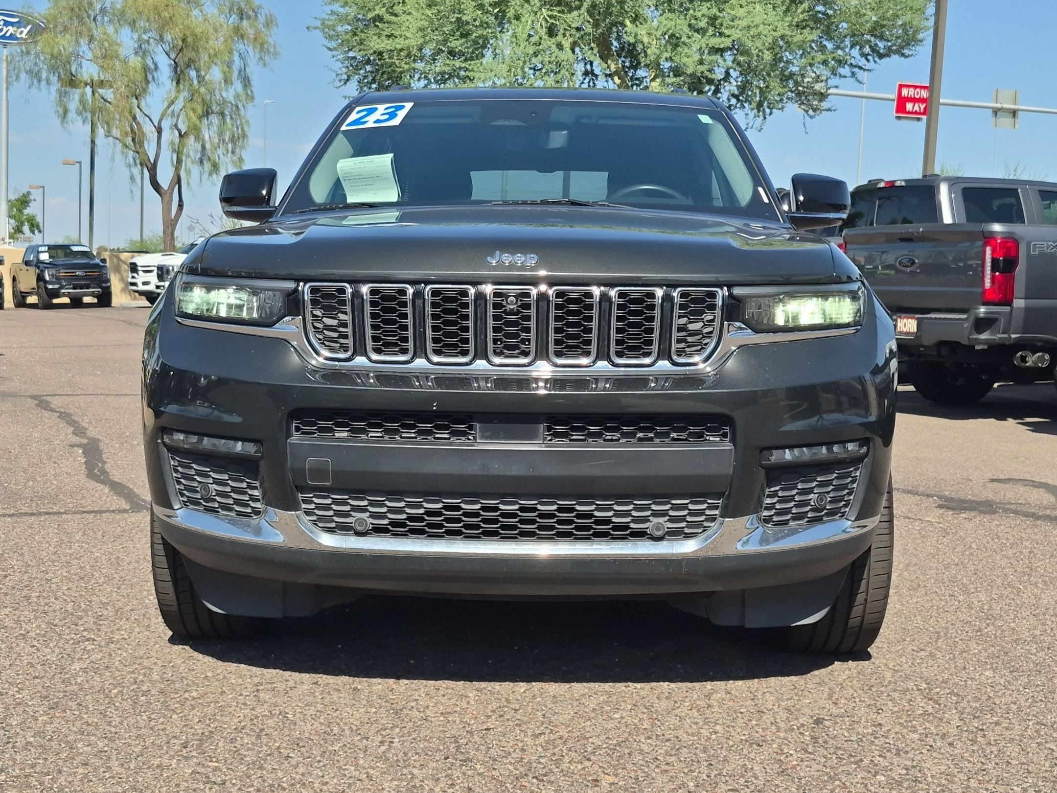 Used 2023 Jeep Grand Cherokee L Limited w/ Luxury Tech Group II RWD image 2