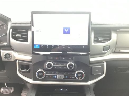 Used 2024 Ford Expedition XLT image 14