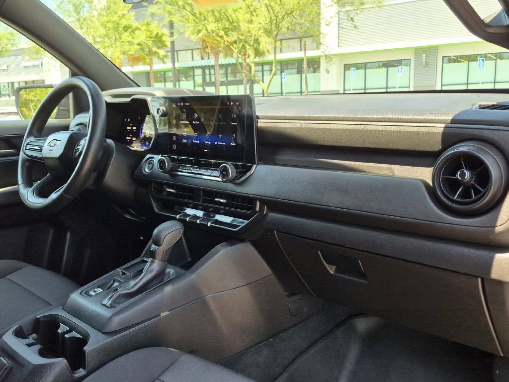 Used 2024 Chevrolet Colorado W/T RWD image 30