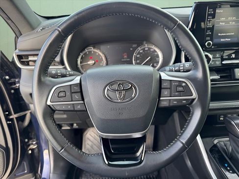 Used 2022 Toyota Highlander XSE image 24