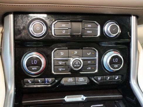 Used 2022 GMC Yukon XL Denali image 29