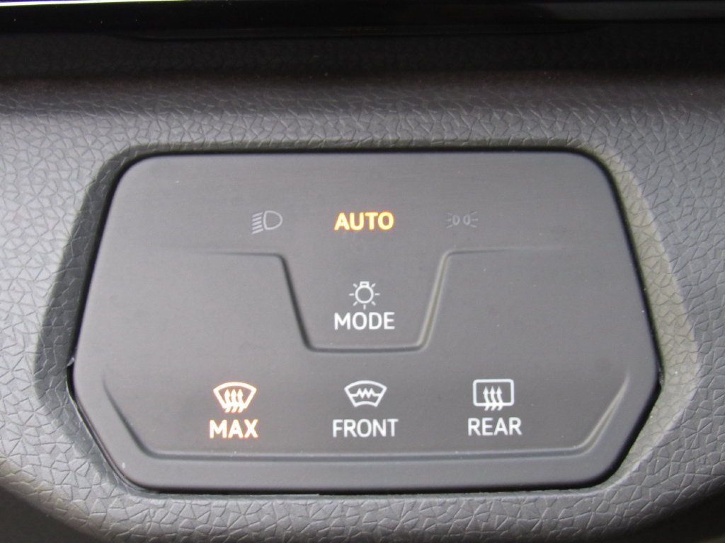 Used 2023 Volkswagen ID.4 Pro AWD/4WD image 27
