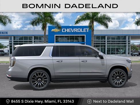 New 2026 Chevrolet Suburban High Country AWD/4WD image 6