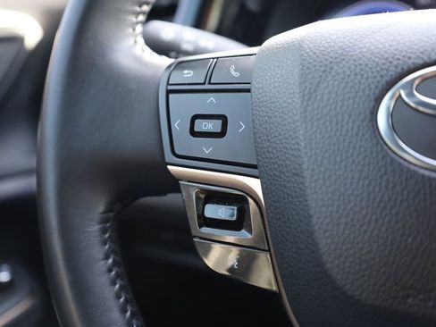 Used 2023 Toyota Crown XLE image 21