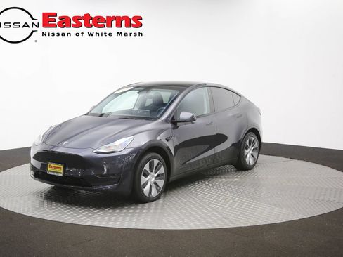 Used 2024 Tesla Model Y 2WD image 45