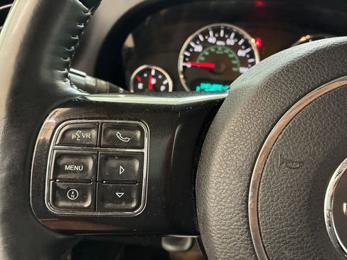 Used 2017 Jeep Wrangler Unlimited Sahara AWD/4WD image 19