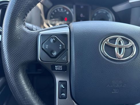 Used 2020 Toyota Tacoma SR5 RWD image 14