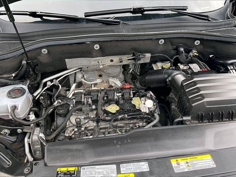 Used 2025 Volkswagen Atlas SE AWD/4WD image 11