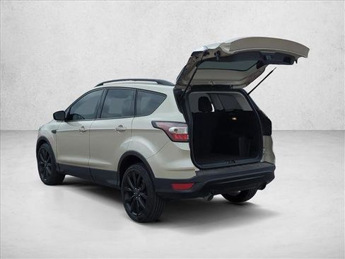 Used 2018 Ford Escape SE w/ SE Sport Appearance Package image 7