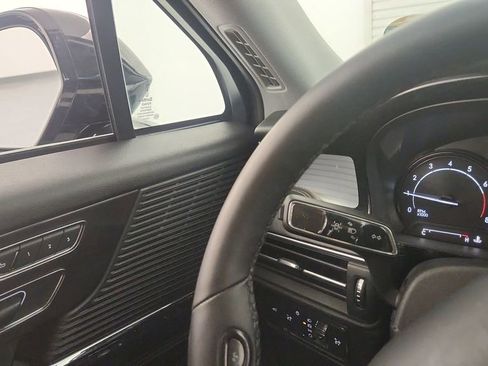 Used 2022 Lincoln Corsair AWD w/ Equipment Group 101A image 18