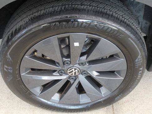 Used 2023 Volkswagen Taos S image 32