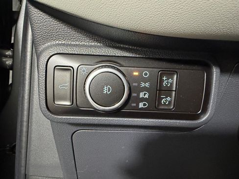 Used 2025 Ford Explorer Active w/ Active Comfort Package RWD image 14