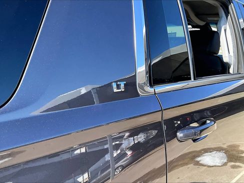 Used 2018 Chevrolet Suburban LT image 28