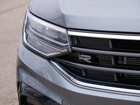 Certified 2024 Volkswagen Tiguan SE R-Line image 10