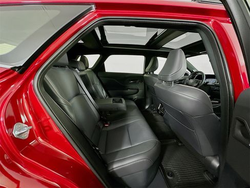 Certified 2025 Toyota Crown Signia Limited w/ Advanced Technology Package image 29