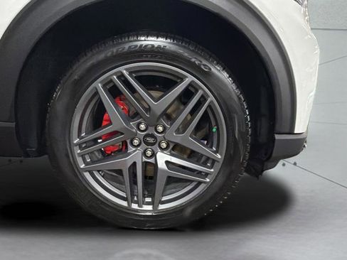 Used 2025 Ford Explorer ST-Line w/ ST-Line Street Pack image 24