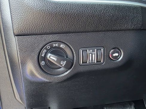 Used 2022 Dodge Challenger GT w/ Blacktop Package AWD/4WD image 29