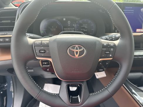 New 2025 Toyota Crown Signia w/ Advanced Technology Package image 18