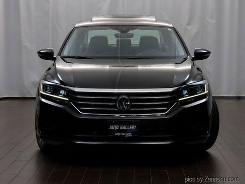 Used 2020 Volkswagen Passat 2.0T SEL FWD image 5