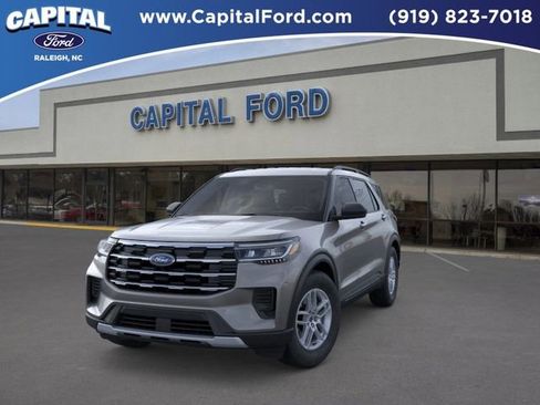 New 2026 Ford Explorer Active RWD image 2