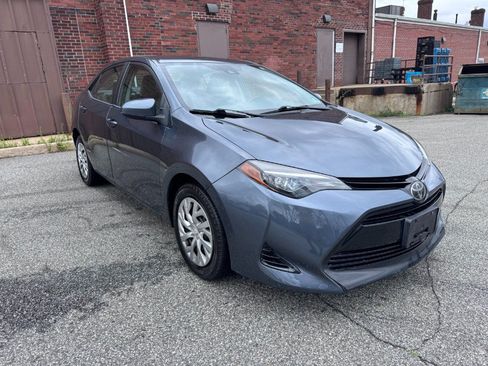 Used 2018 Toyota Corolla LE FWD image 1