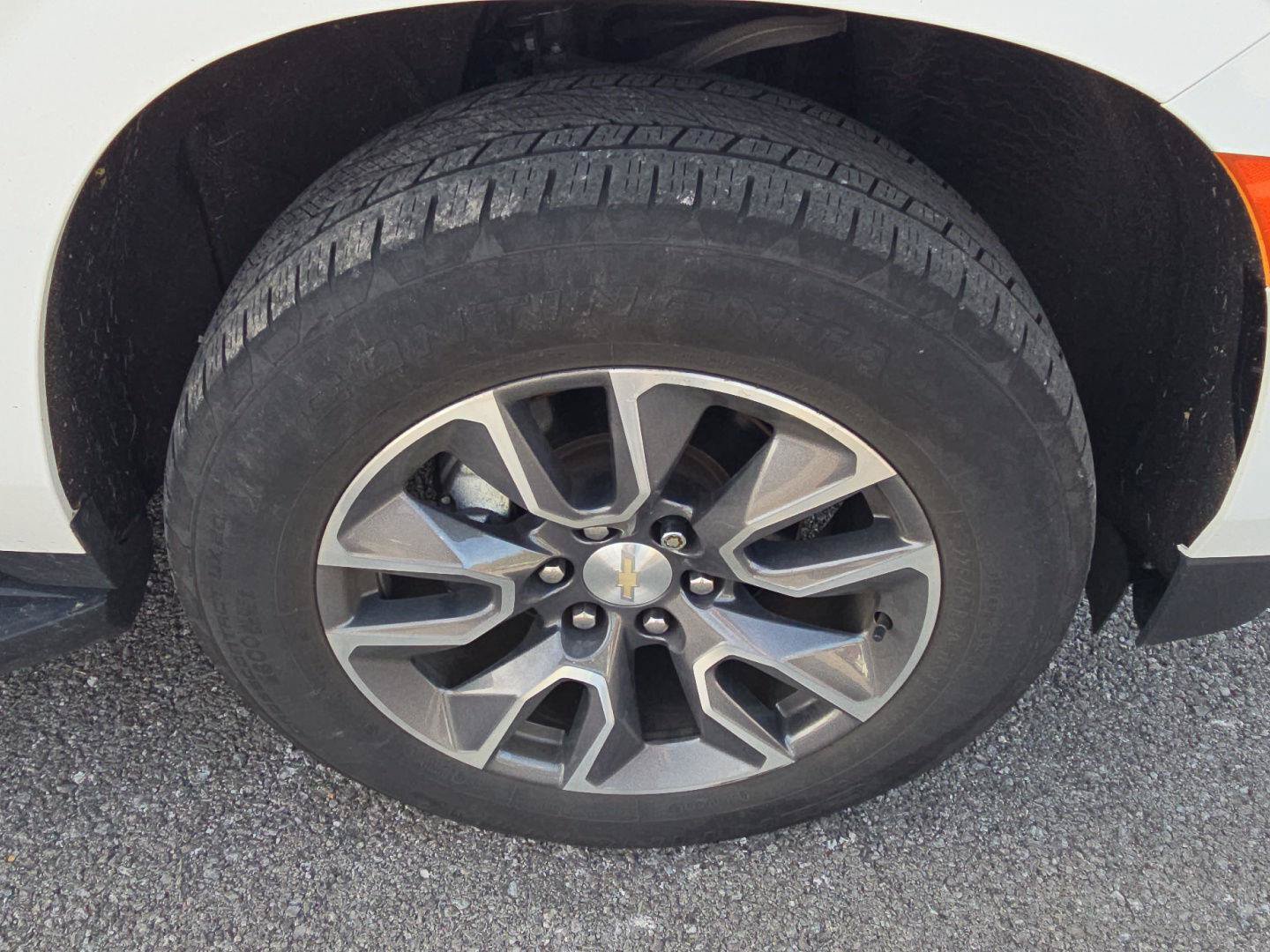 Used 2022 Chevrolet Tahoe LT w/ Luxury Package AWD/4WD image 9