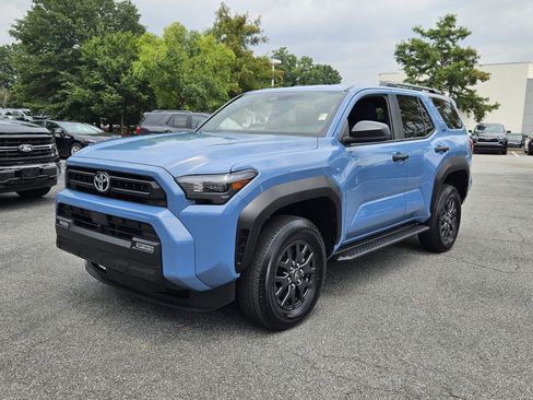 Certified 2025 Toyota 4Runner SR5 AWD/4WD image 3