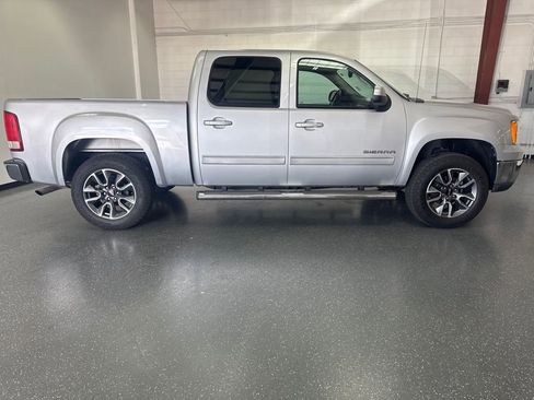 Used 2012 GMC Sierra 1500 SLT w/ SLT Convenience Package RWD image 3