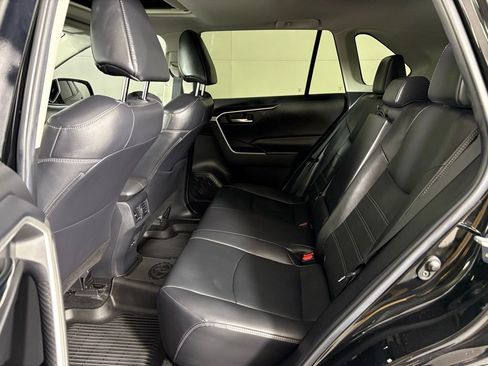 Used 2022 Toyota RAV4 XLE Premium AWD/4WD image 38