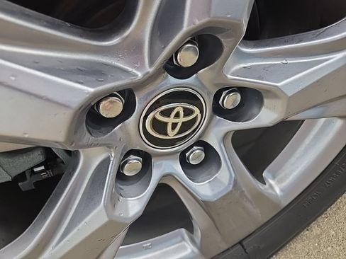 Used 2025 Toyota RAV4 XLE w/ Convenience Package AWD/4WD image 26
