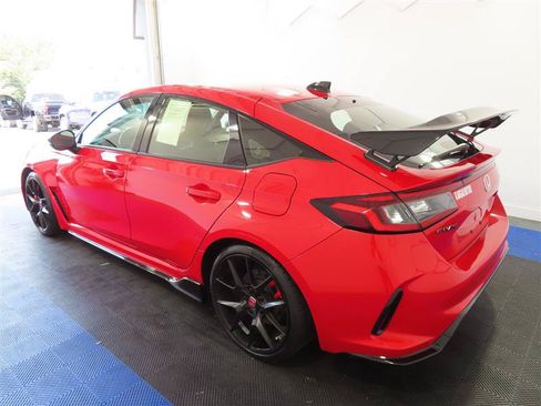 Used 2023 Honda Civic Type R image 6