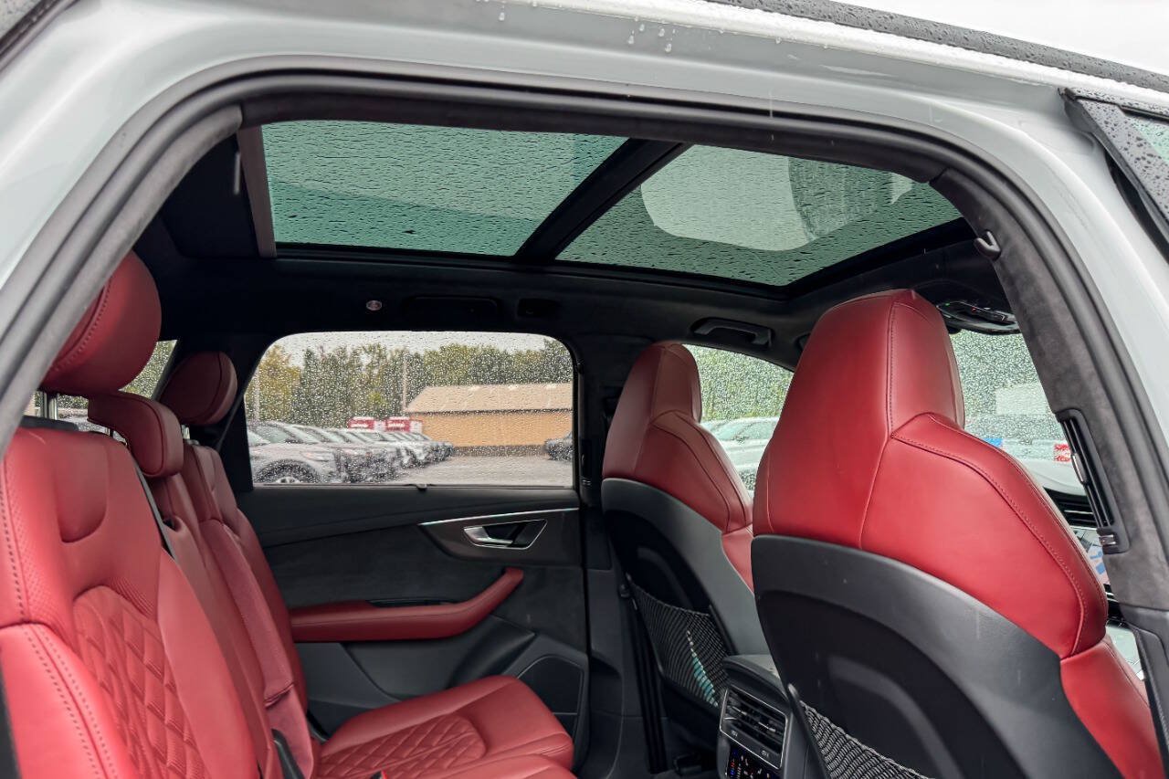 Used 2021 Audi SQ7 Prestige AWD/4WD image 18