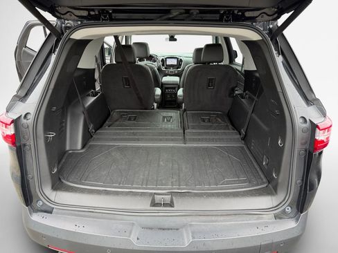 Used 2020 Chevrolet Traverse RS w/ LPO, Floor Liner Package AWD/4WD image 25