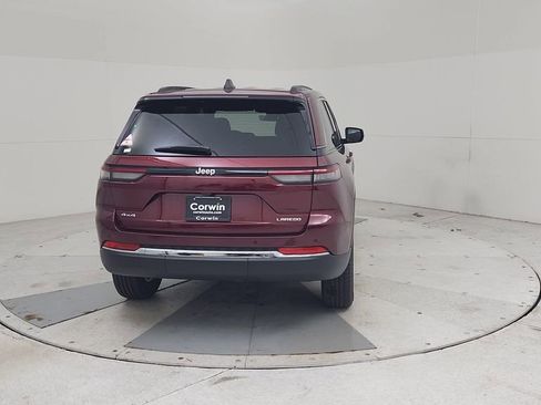 New 2025 Jeep Grand Cherokee Laredo image 13