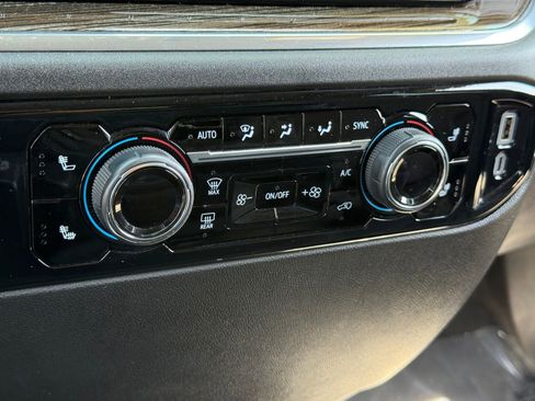 Used 2025 Chevrolet Silverado 1500 LT image 36