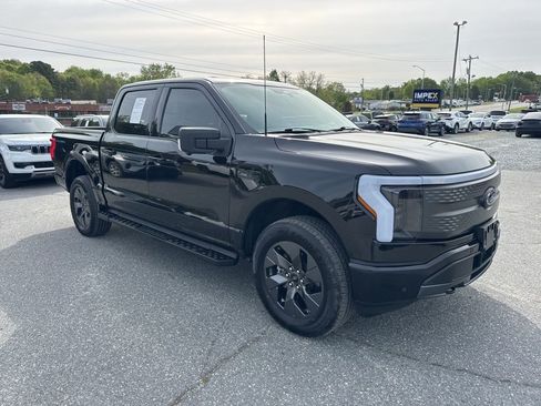 Used 2023 Ford F150 Lightning XLT w/ Equipment Group 312A High image 7