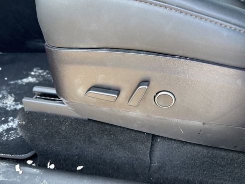 Used 2023 Tesla Model Y Performance image 7