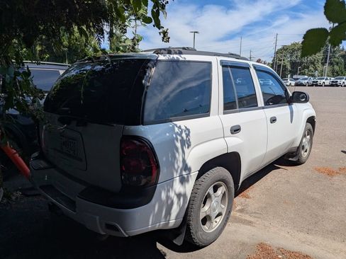Used 2008 Chevrolet TrailBlazer LS w/ Off-Road Package AWD/4WD image 9