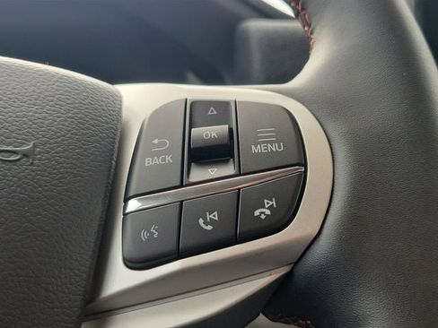 Used 2026 Ford Explorer Active AWD/4WD image 13
