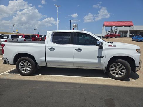 Used 2020 Chevrolet Silverado 1500 LTZ AWD/4WD image 4