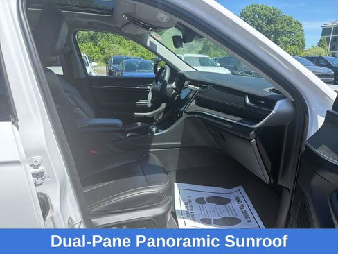 Used 2023 Jeep Grand Cherokee Limited AWD/4WD image 23