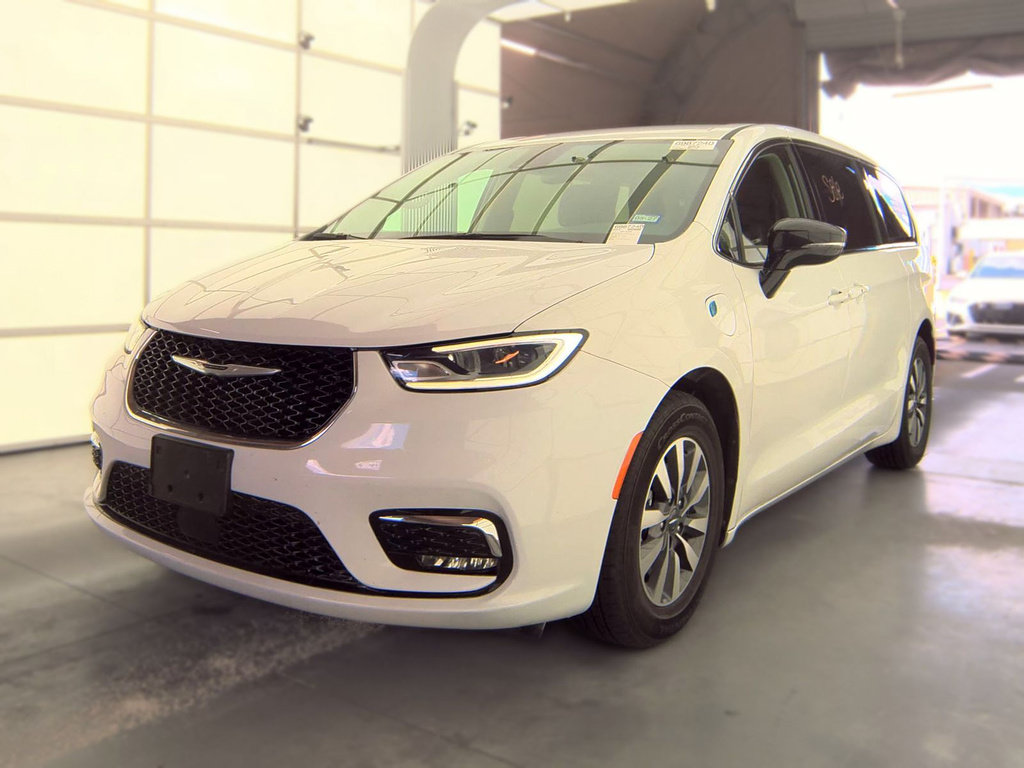 Used 2024 Chrysler Pacifica Limited FWD image 1