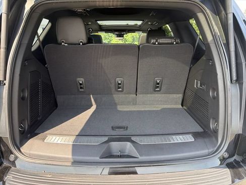 Used 2023 Chevrolet Tahoe Premier w/ Premium Package AWD/4WD image 27