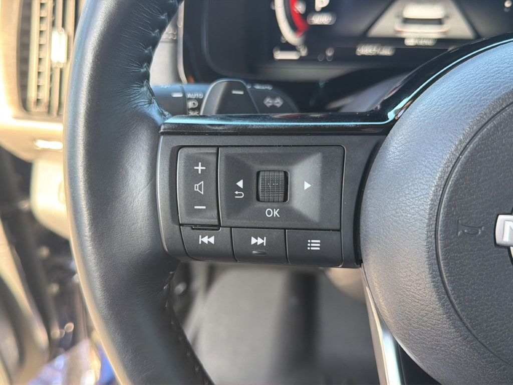 Used 2023 Nissan Pathfinder Platinum w/ Cargo Package AWD/4WD image 36