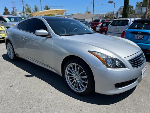Used 2010 INFINITI G37 x Coupe w/ Premium Pkg AWD/4WD image 1