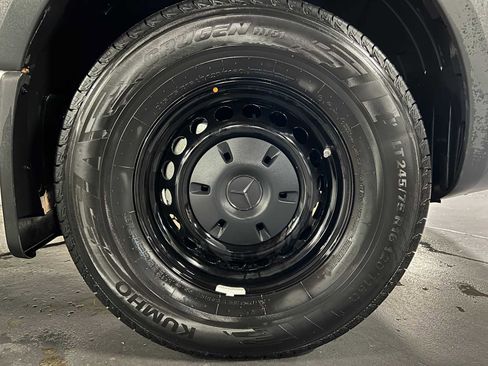 Used 2025 Mercedes-Benz Sprinter 2500 image 9