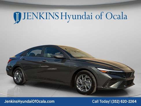 New 2026 Hyundai Elantra Sport FWD image 10