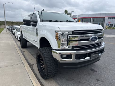 Used 2019 Ford F250 Lariat w/ Lariat Value Package image 3
