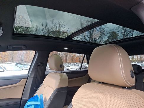 New 2026 Volkswagen Atlas Cross Sport SE image 10