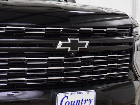 New 2026 Chevrolet Suburban High Country AWD/4WD image 11